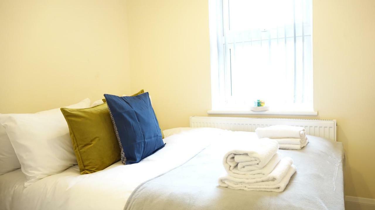 Heathrow Ensuite Rooms- Auto Check In London Luaran gambar
