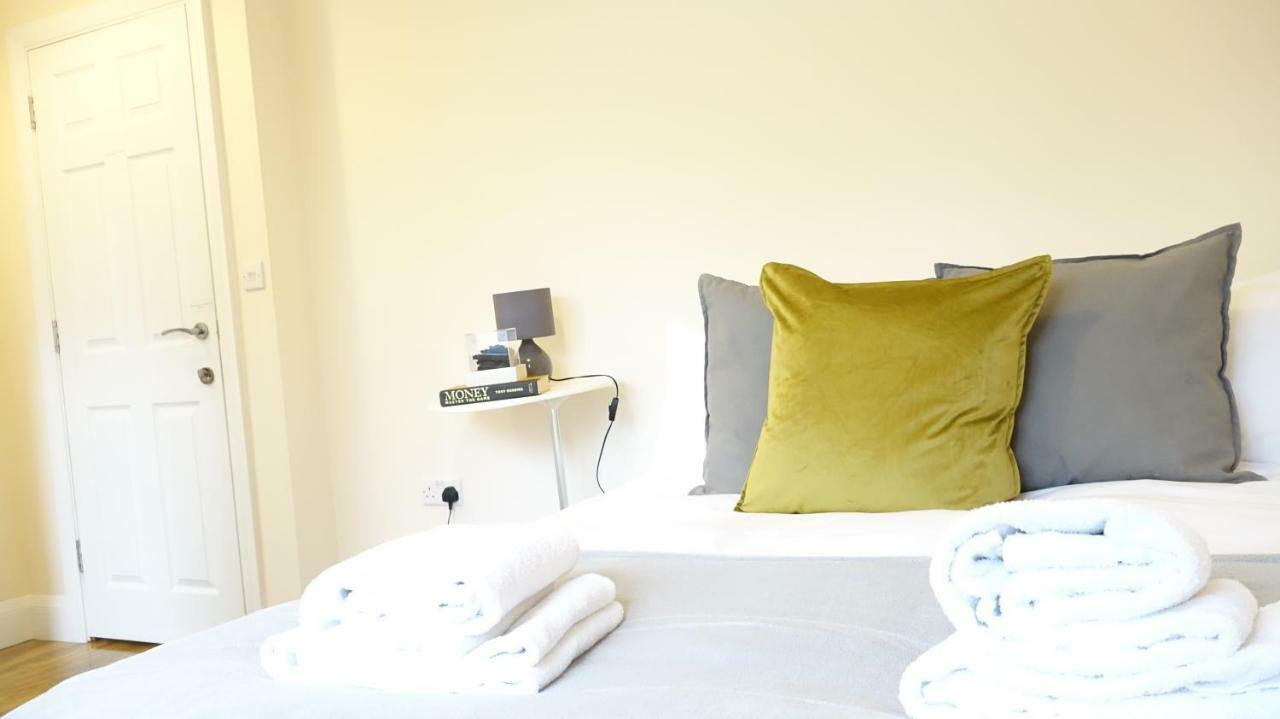 Heathrow Ensuite Rooms- Auto Check In London Luaran gambar