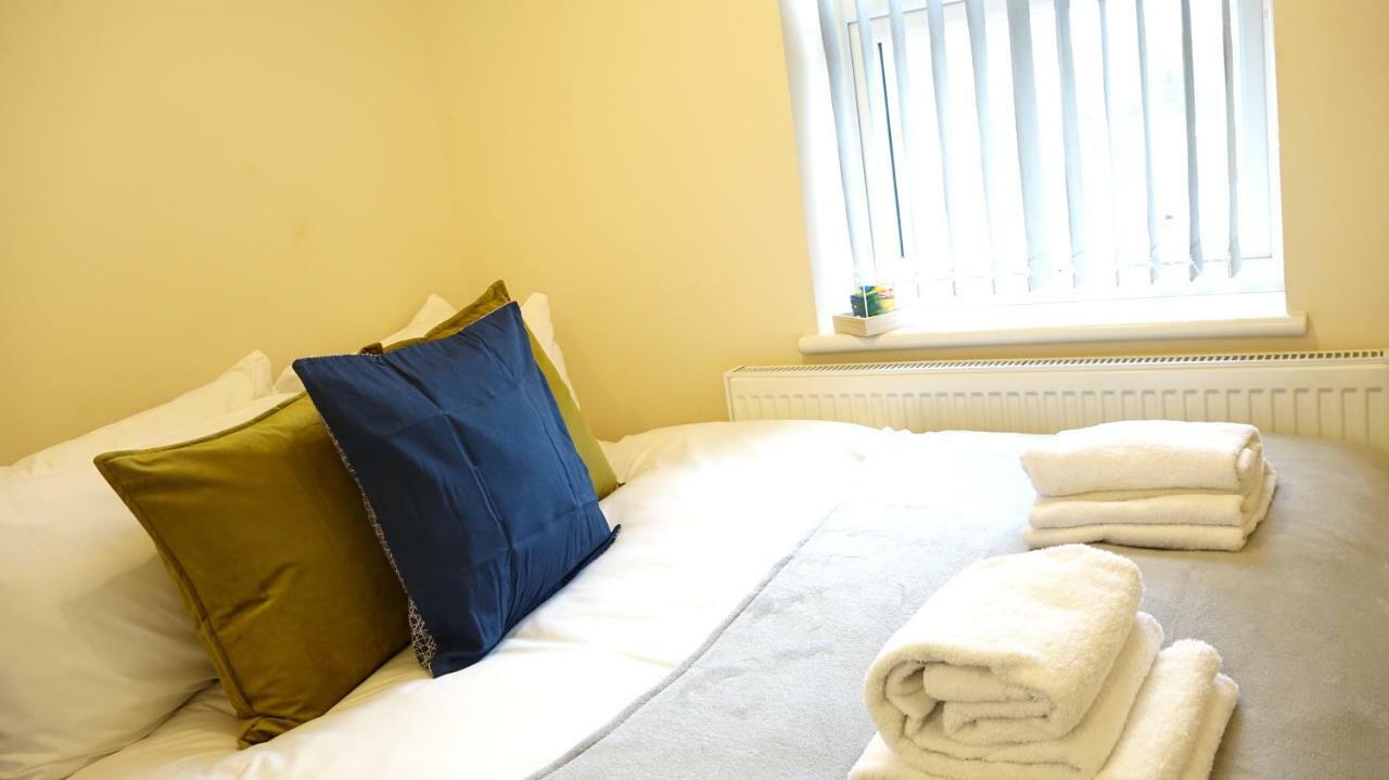 Heathrow Ensuite Rooms- Auto Check In London Luaran gambar
