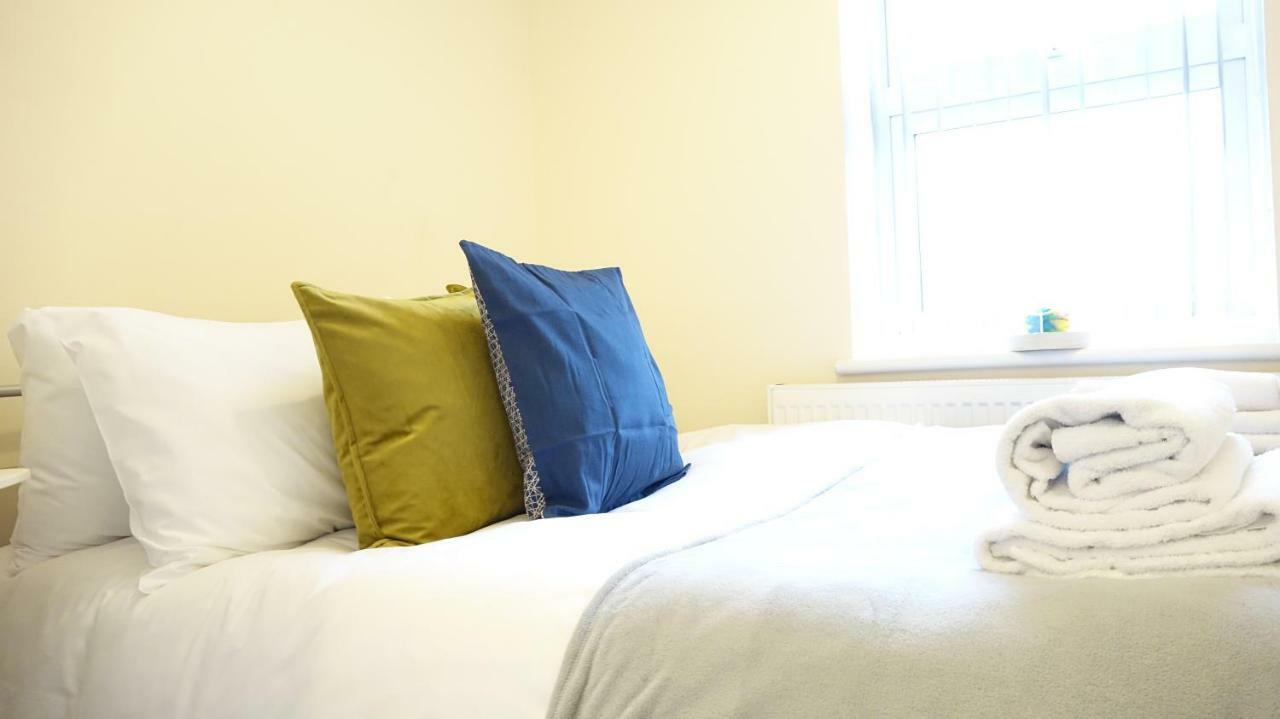 Heathrow Ensuite Rooms- Auto Check In London Luaran gambar