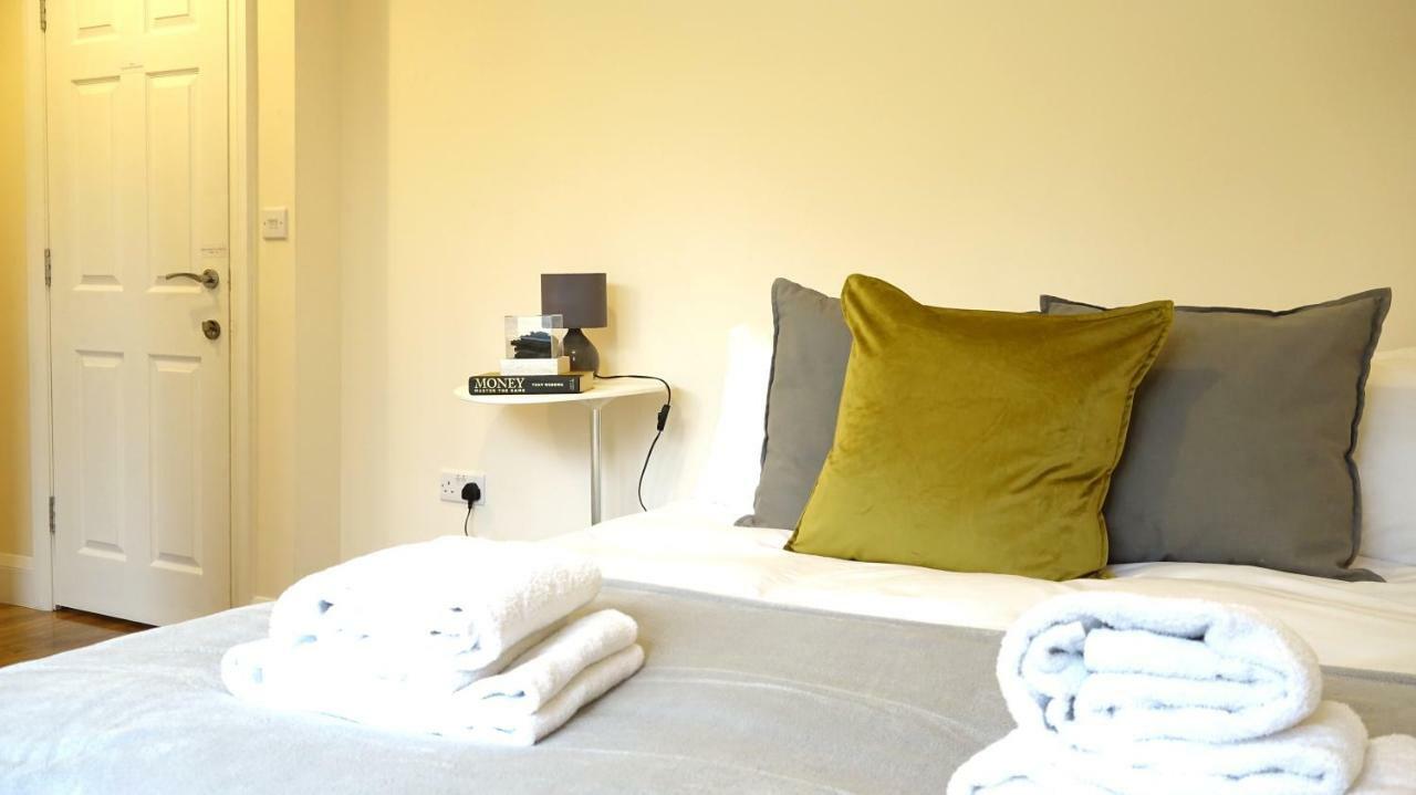 Heathrow Ensuite Rooms- Auto Check In London Luaran gambar