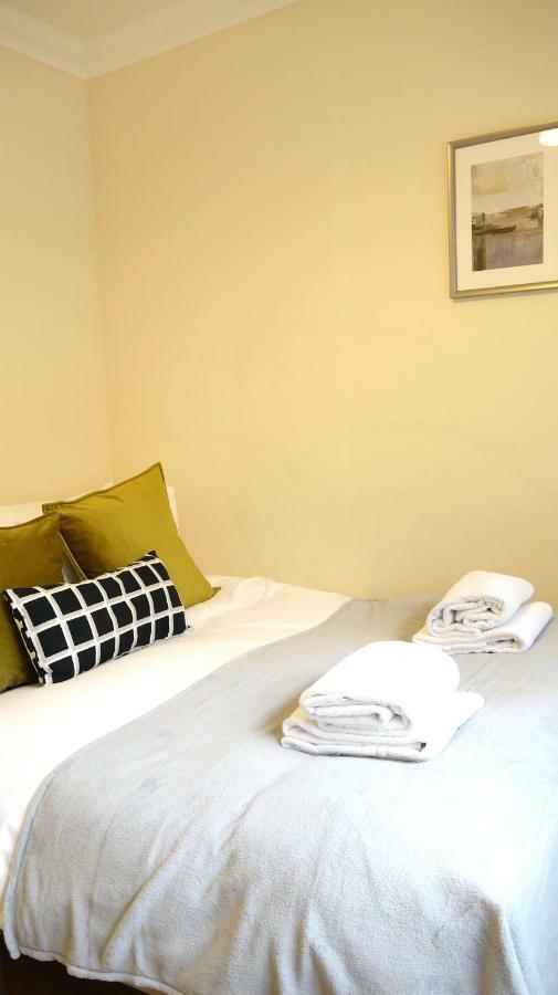 Heathrow Ensuite Rooms- Auto Check In London Luaran gambar