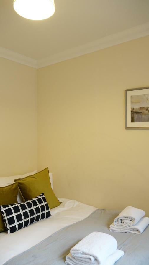 Heathrow Ensuite Rooms- Auto Check In London Luaran gambar