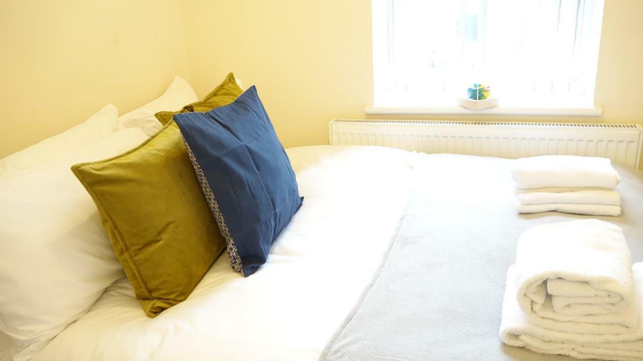 Heathrow Ensuite Rooms- Auto Check In London Luaran gambar